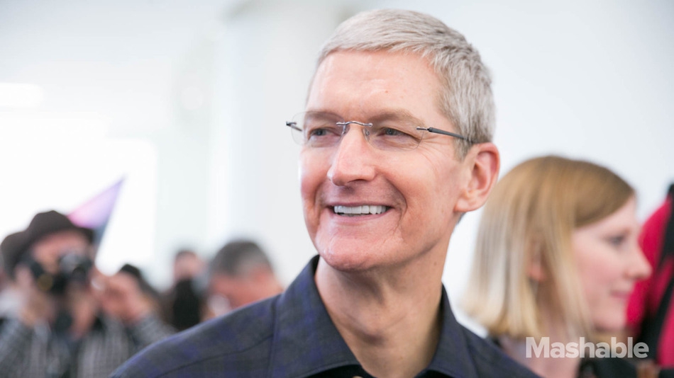Гендиректор Apple хоче роздарувати свої статки