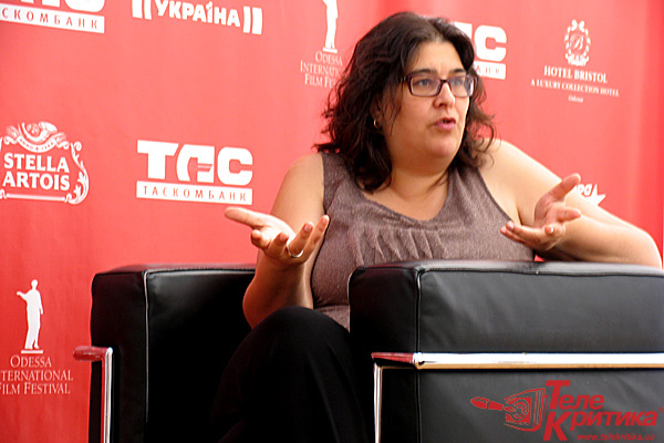 Азизе Тан: В Турции начала работу сеть кинотеатров, где идут только авторские фильмы