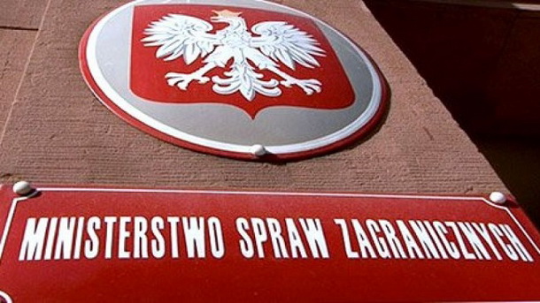 Польська влада запевняє, що загрози свободі слова немає – Юнкер закликає не драматизувати ситуацію