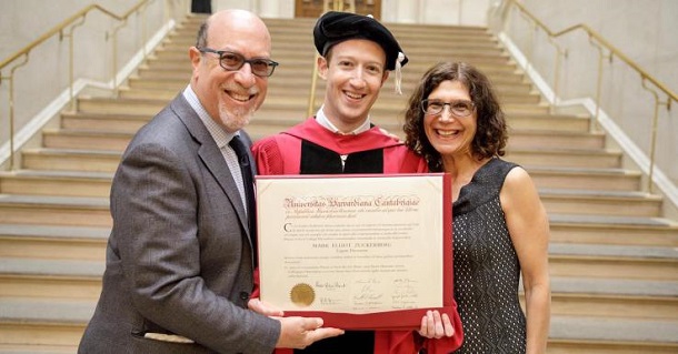 Марк Цукерберг отримав свій перший диплом про вищу освіту