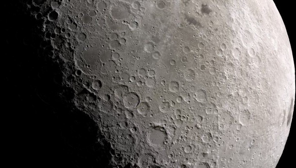 Вчені знайшли 6000 нових кратерів на Місяці завдяки штучному інтелекту