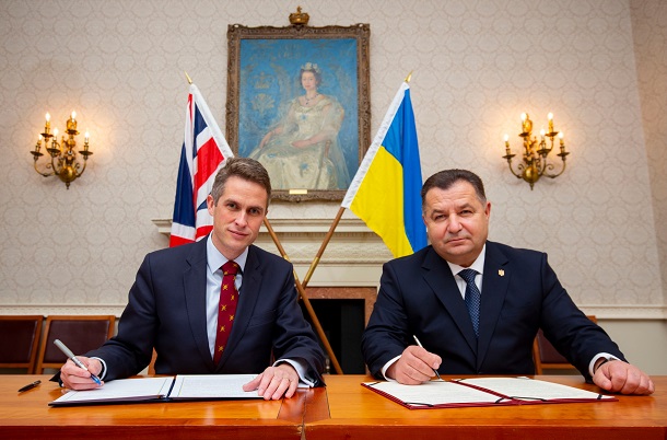 Очільники оборонних відомств України та Британії домовилися протидіяти кіберзагрозам
