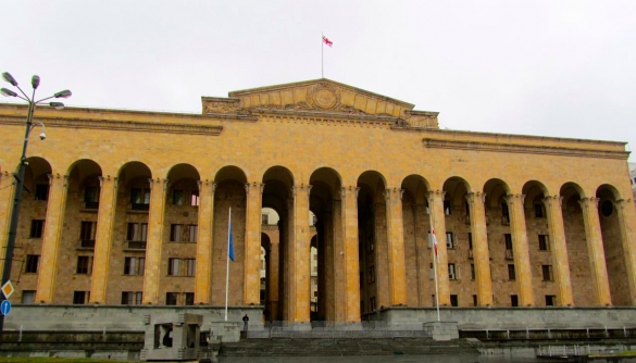 Грузинський парламент обговорює зміни до законодавства стосовно використання державної та інших мов у ЗМІ