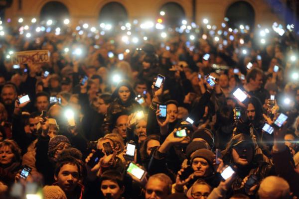 Угорці протестують проти податку на інтернет
