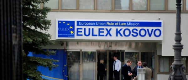 У Косово журналісту-розслідувачу погрожують єврочиновники