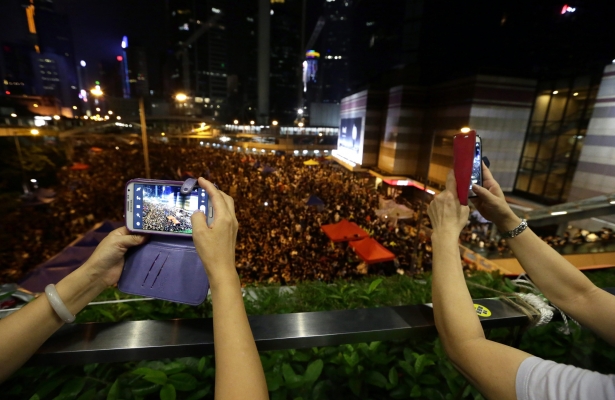 Парадоксальний простір нових медій: Україна — Гонконг