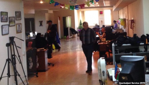 Працівників азербайджанського бюро «Радіо Свобода» відпустили після допиту