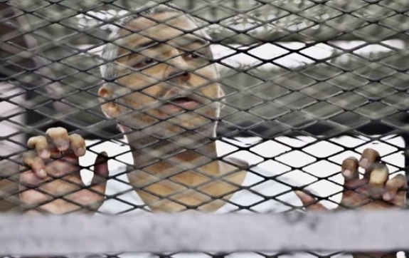 Амаль Клуні вимагає від єгипетської влади звільнити з-за ґрат  журналіста AL Jazeera