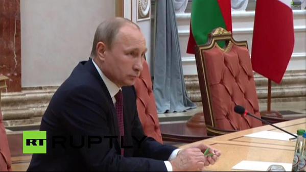Путін не ламав олівець під час зустрічі в Мінську, як це повідомили українські ЗМІ