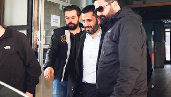 Колишні редактори турецької газети Taraf кидають виклик владі, яка арештувала їхнього колегу