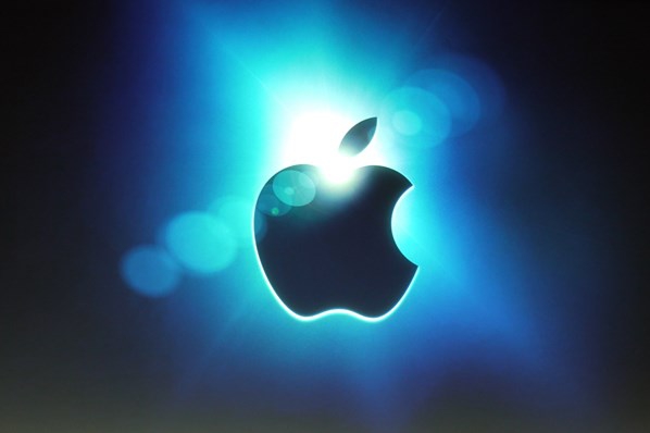 Apple отримала права на домени російського інтернет-магазину