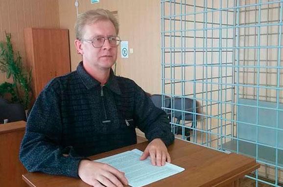 У Росії вчителя засудили за вірші про Україну