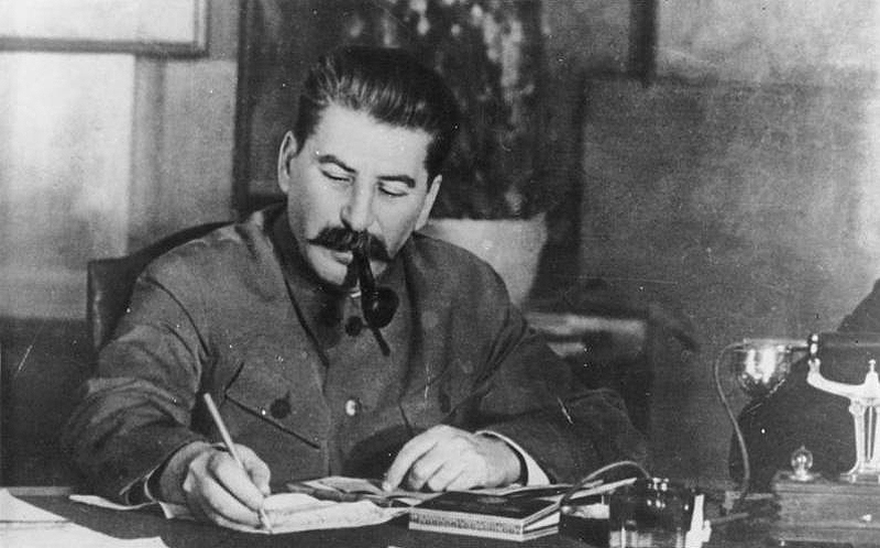 Сталин: Строительство страны с помощью пропагандистского инструментария истории, кино и литературы