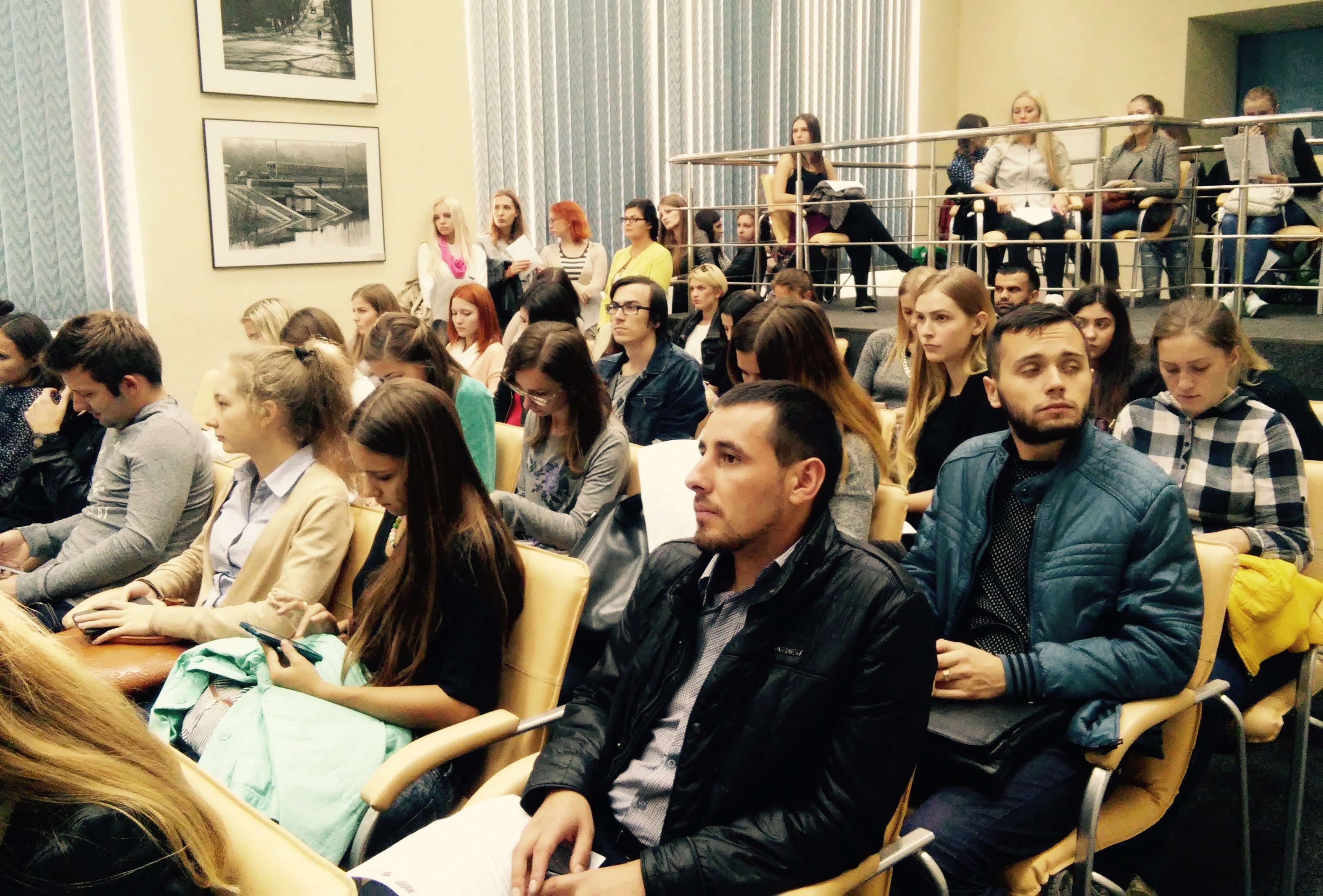 Більше половини аудиторії України не довіряє українським ЗМІ - дослідження Академії української преси