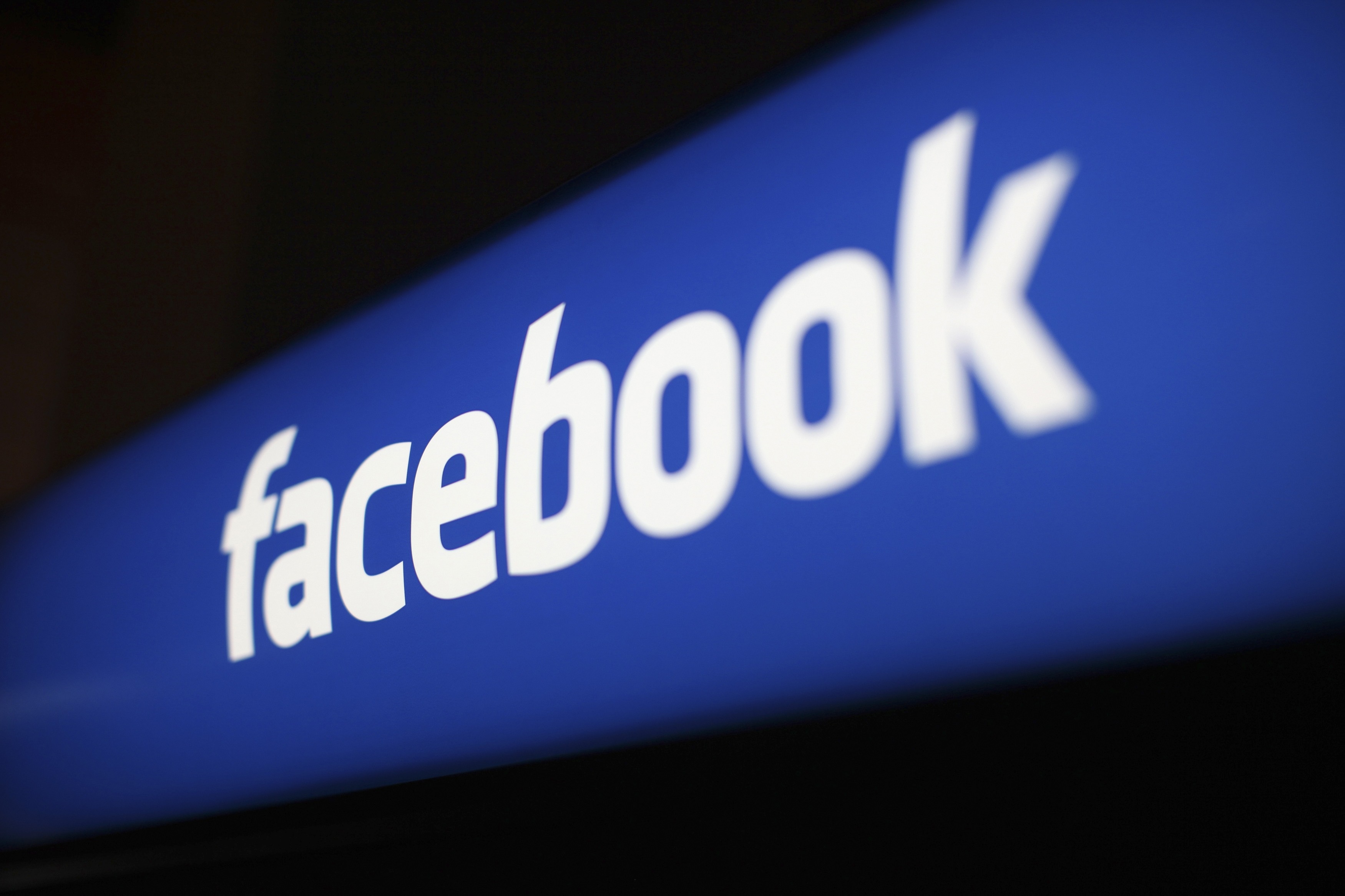 Facebook сповіщатиме про кібератаки, які загрожують користувачам