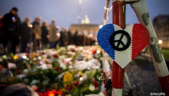 Фейки про паризькі теракти у соціальних мережах, яким ви не повинні вірити