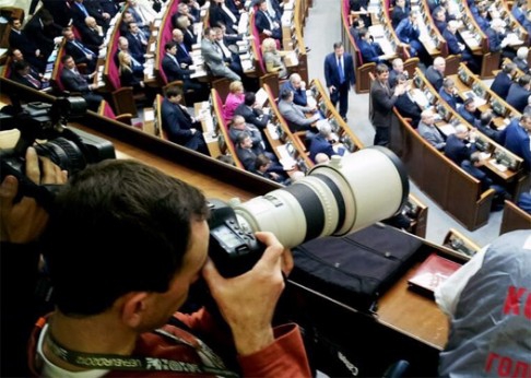 Фотокорів і журналістів запрошують взяти участь у фотовиставці «Рік парламенту 8-го скликання»