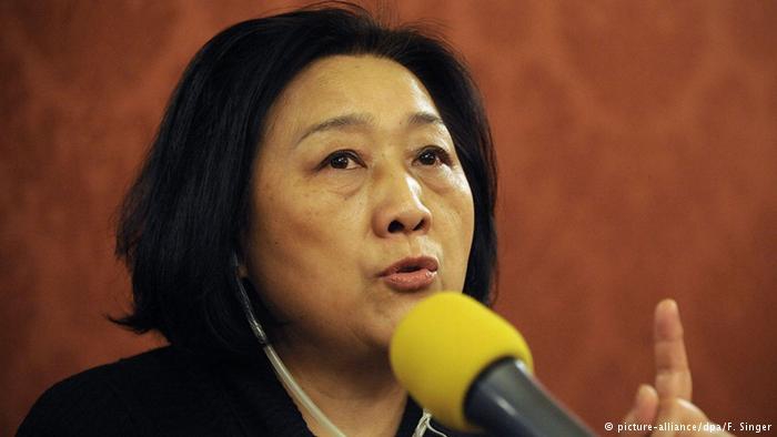 У Китаї журналістку, засуджену за розголошення держтаємниці, випустили з в'язниці
