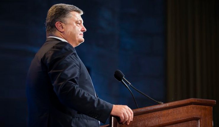 Французьких журналістів обурило, що Порошенко прирівняв теракти в Парижі до війни в Україні