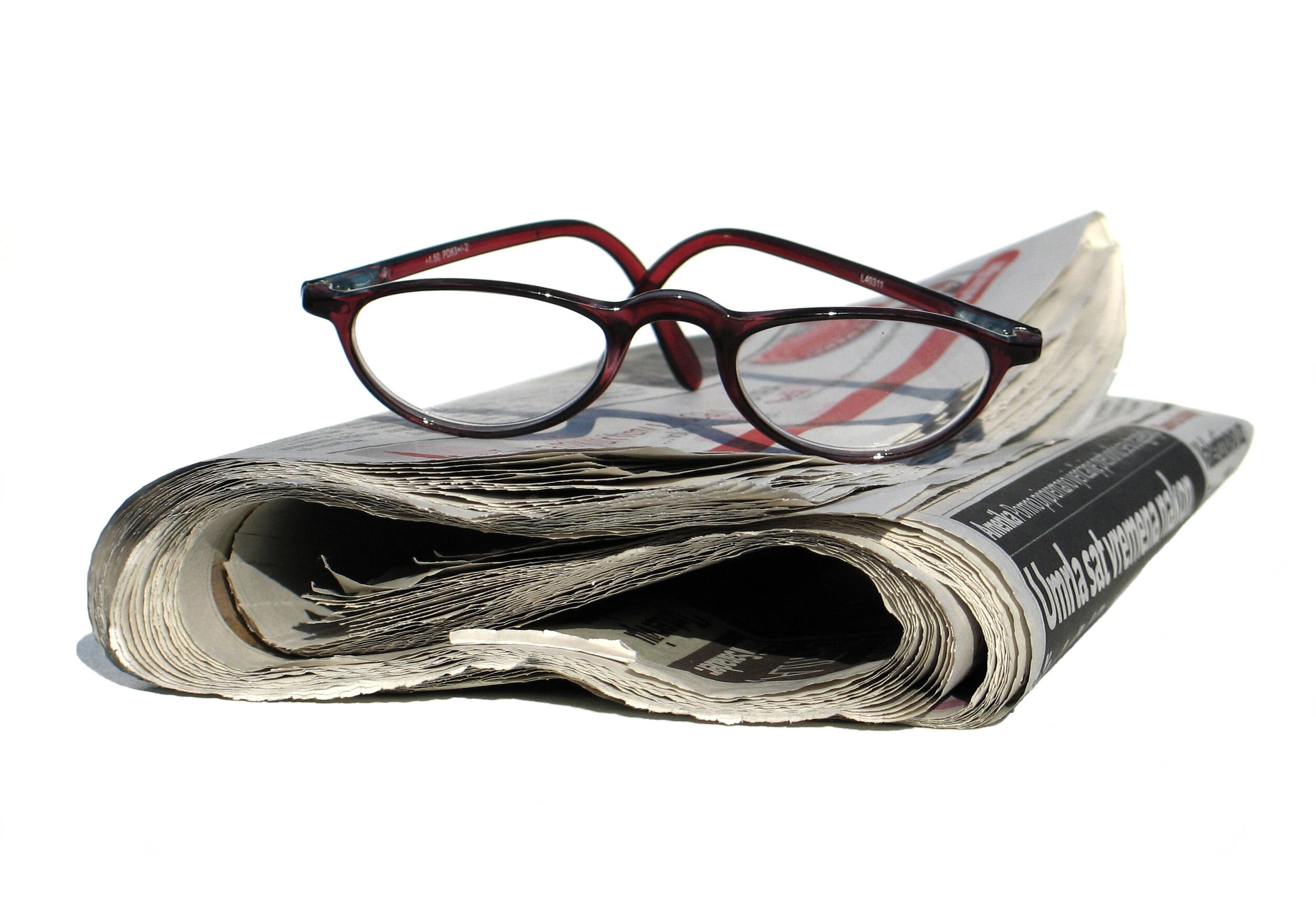Більше половини американської аудиторії досі читає газети на папері – дослідження