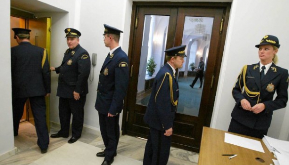 У Польщі журналістам заборонили вхід до кулуарів парламенту