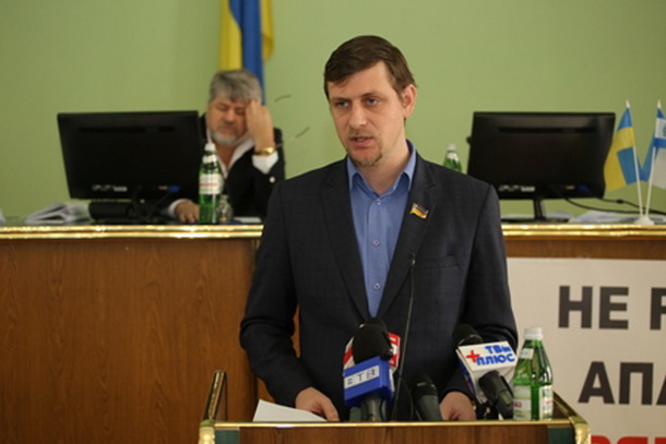 Херсонські депутати просять Кабмін покращити українське мовлення на кордоні з Кримом