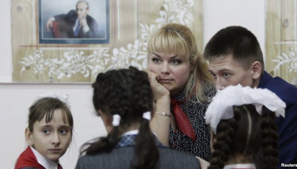 В одній з російських шкіл викладач розказав дітям про «розіп’ятого хлопчика»