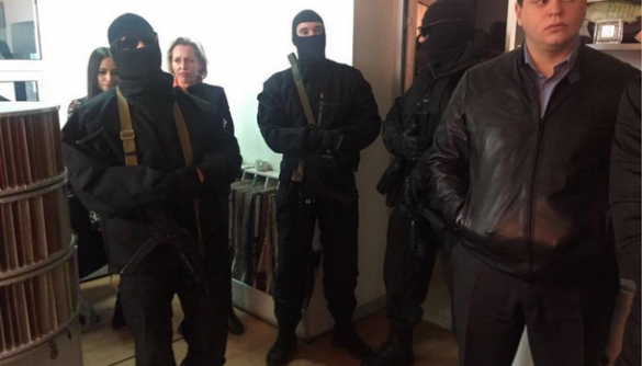 В колишній офіс кримськотатарського каналу ATR в Криму увірвалися силовики у масках
