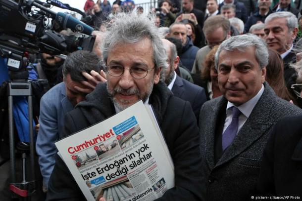 У Туреччині розпочався закритий судовий процес у справі журналістів газети Cumhuriyet
