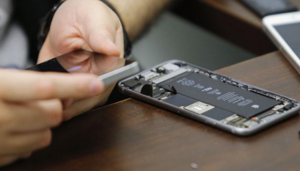ФБР самостійно зламало iPhone стрілка з Сан-Бернардіно