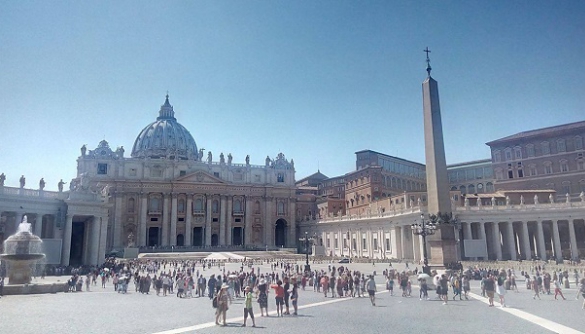 Стажування на Radio Vaticana: останній рік перед закриттям