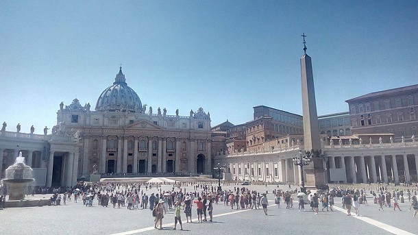 Стажування на Radio Vaticana: останній рік перед закриттям