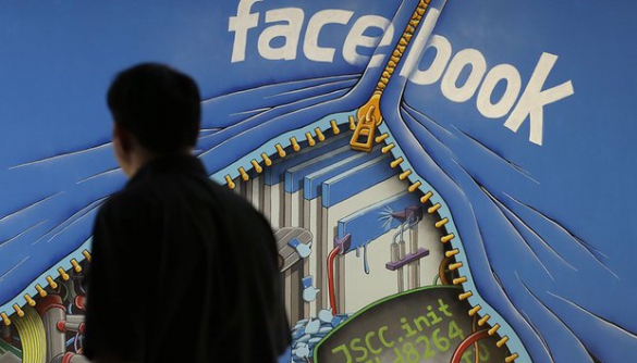 Facebook відмовився від редакторів-людей, але програв битву фейковим новинам - The Guardian