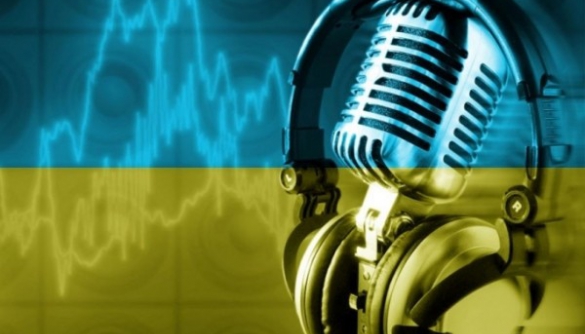 Псевдопосилання, оцінні судження, відсутність бекґраундів — основні вади новин «Українського радіо» у вересні