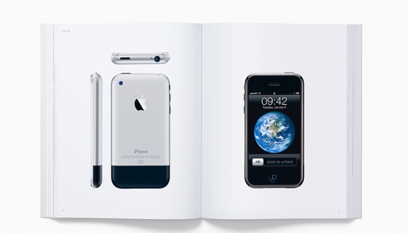 Apple видала книгу зі знімками Apple за $299