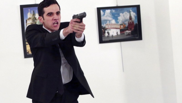Вбивство посла Росії в Туреччині: Фотограф Associated Press згадує, як вирішив знімати