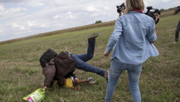 Угорську операторку, яка зробила підніжку біженцю, засудили до 3 років умовно