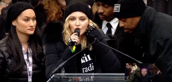 CNN перервав ефір через лайку Мадонни під час «Маршу жінок» в США