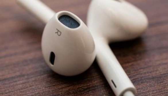 Apple запатентувала навушники, здатні перетворюватися на колонки