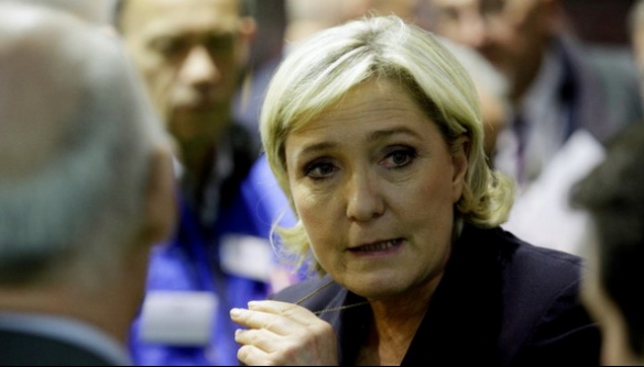 В Європарламенті хочуть позбавити Марін Ле Пен імунітету ЄС за твіти з фото страти ISIS