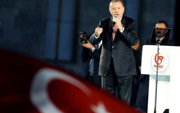 У річницю спроби перевороту турецькі оператори замінили гудки зверненням Ердогана