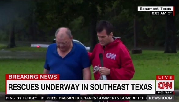 Журналіст CNN в прямому ефірі врятував чоловіка з тонучого автомобіля