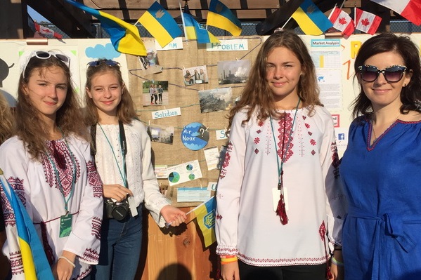 «Дівчата-Radioactive»: як запорізькі підлітки розробили додаток на екологічну тематику