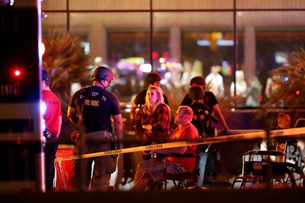 Користувачі незадоволені роботою Google та Facebook під час стрілянини у Лас-Вегасі - The Atlantic