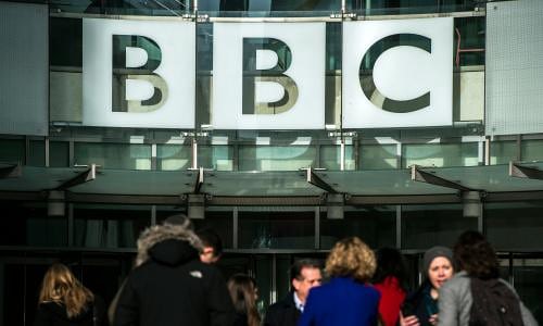 BBC пропонує встановити ліміт у £320 000 на зарплатні для ведучих