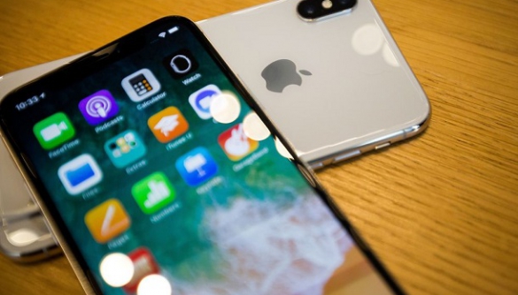 У США почали розслідування щодо сповільнення старих iPhone  – Bloomberg