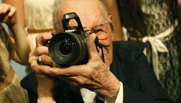 Відомий фотограф Associated Press помер у віці 104 років