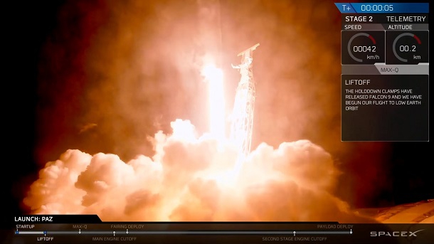 SpaceX нарешті запустила ракету з супутниками для роздачі інтернету (Фото)