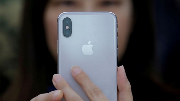 Apple планує випустити три нових iPhone в 2018 році