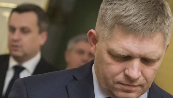 Прем'єр-міністр Словаччини йде у відставку через кризу після вбивства журналіста